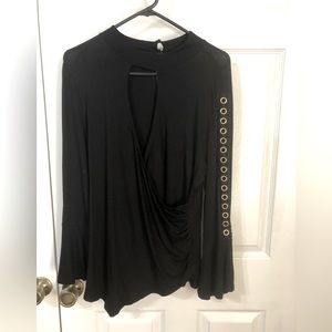 Women’s XL Venus black with gold embellishes on sleeves